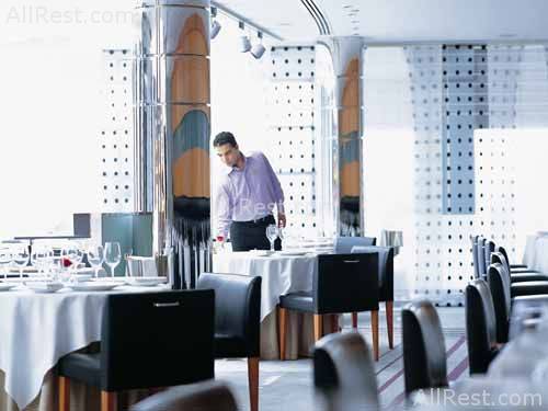 Hilton Dubai Creek 14